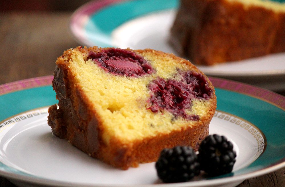 Bolo de amora de micro-ondas