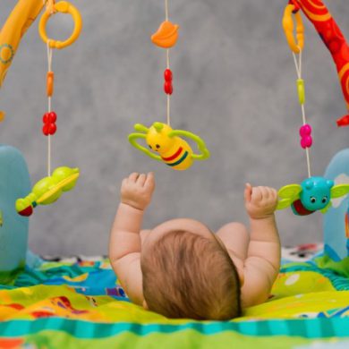 Como estimular a visão do bebê