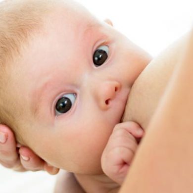 De quanto em quanto tempo tenho que amamentar meu bebê?