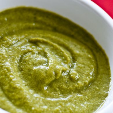 Papinha de brócolis, feijão rajado e frango
