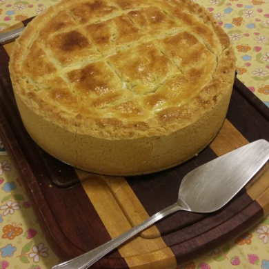 Torta de frango e banana da terra